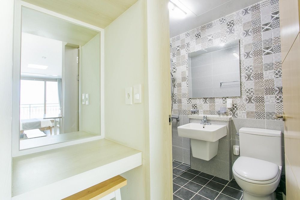 undefined Jeju Kwakjigillgaon Pension 9