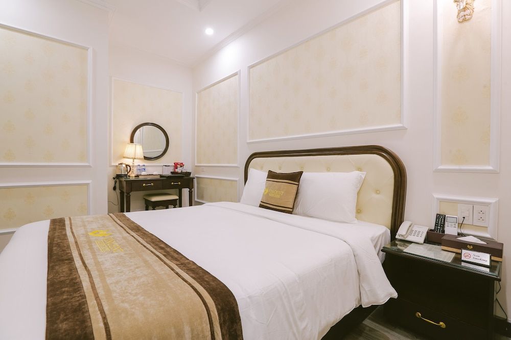 undefined Vincent Halong Hotel 2