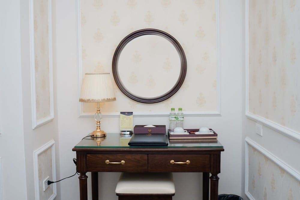 Vincent Halong Hotel Deluxe Room, 1 Queen Bed, Non Smoking, Refrigerator 12