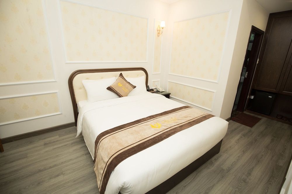 Vincent Halong Hotel Deluxe Room, 1 Queen Bed, Non Smoking, Refrigerator