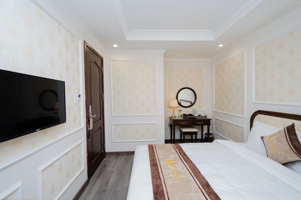 Vincent Halong Hotel Deluxe Room, 1 Queen Bed, Non Smoking, Refrigerator 14