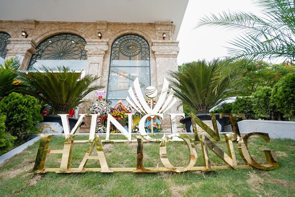 undefined Vincent Halong Hotel 6