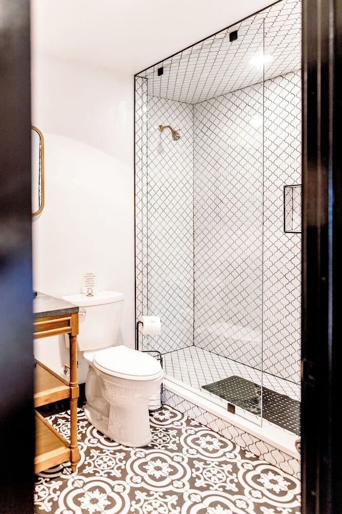 Hotel Giles Room 22 4