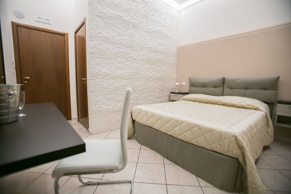 Hotel La Fenice Deluxe Double Room 4