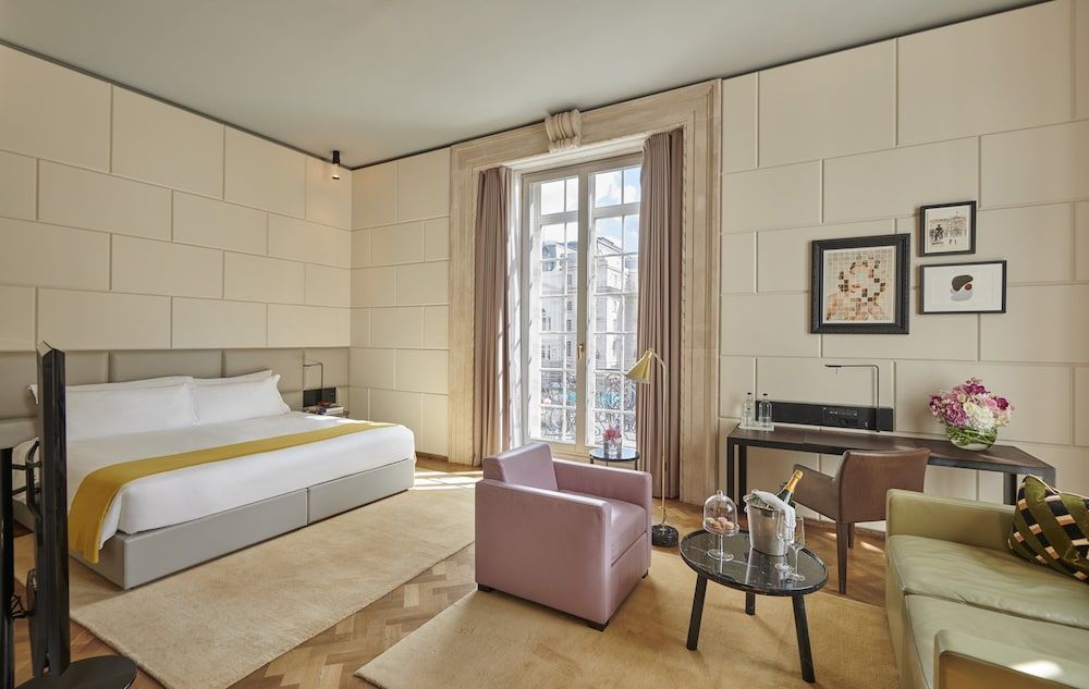 Suite (Westminster)