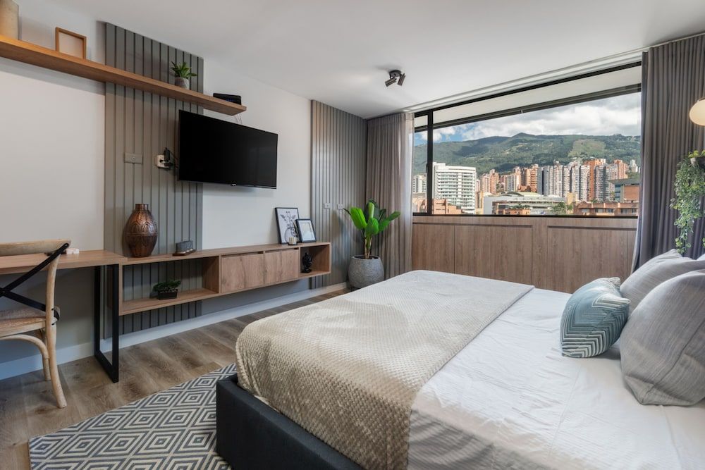 Studio Suite (1309)