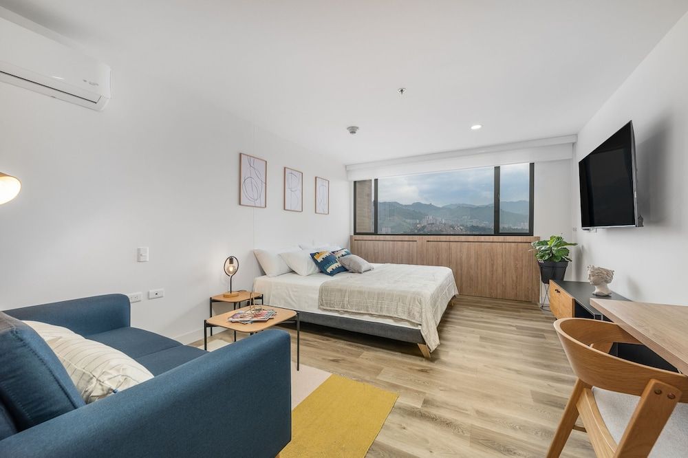 Studio Suite (1109)