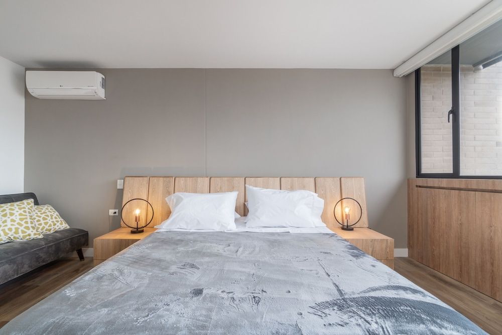 Studio Suite (1019)