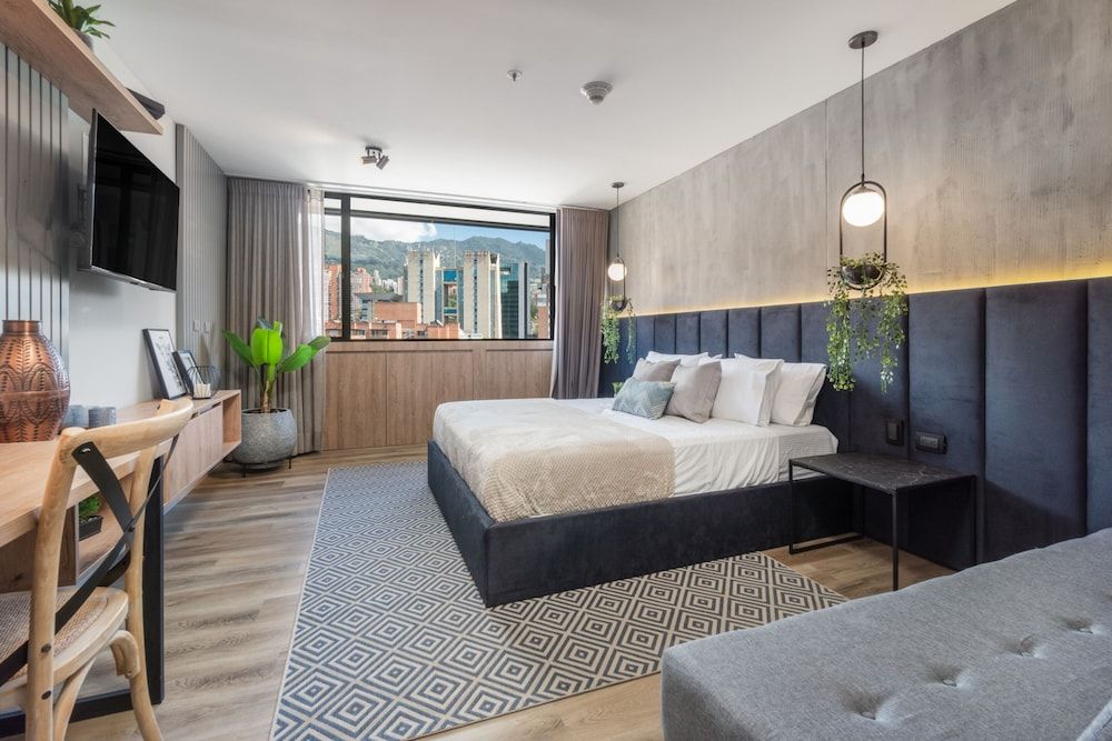 Studio Suite (1309)