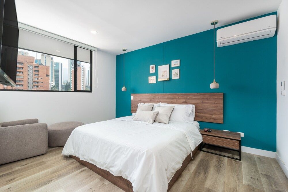 Apartment (606)