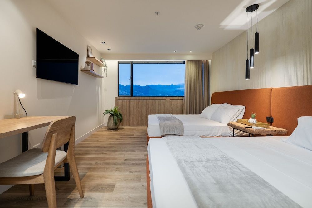 Studio Suite (1103)