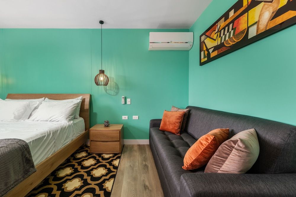 Studio Suite (1316)