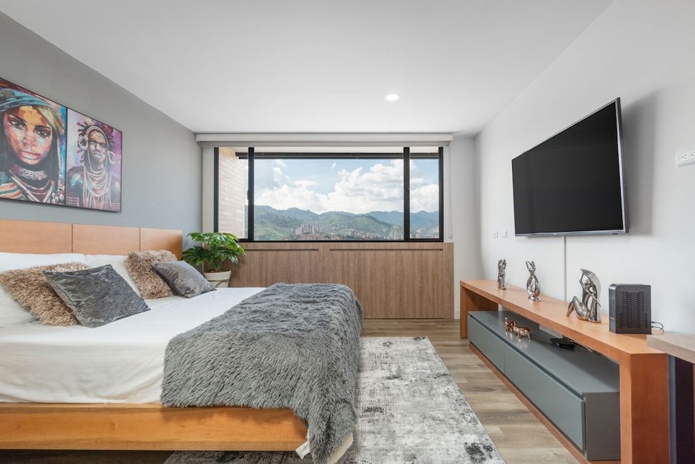 Studio Suite (1219)