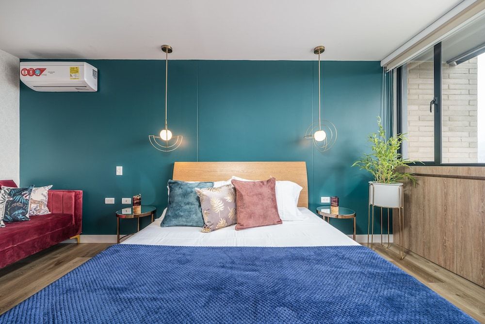 Studio Suite (1204)