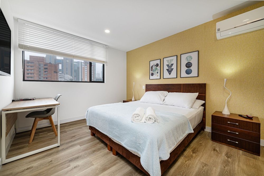 Apartment (703)