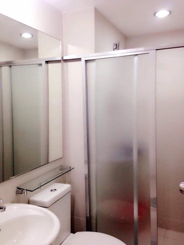 Azure Residences Condominium Daily Rental 1 Bedroom Condo Beach View 4