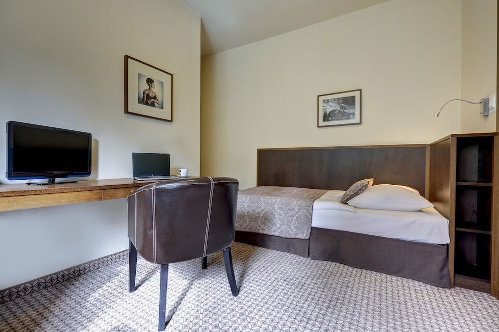 Hotel Afrodyta Business & SPA Standard Single Room 2