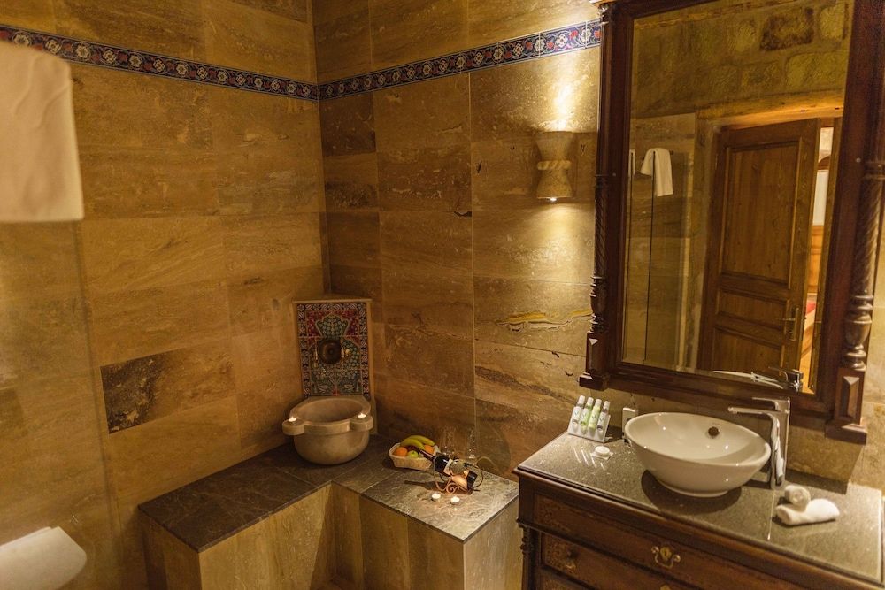 Solo Cave Suites Superior Room 11