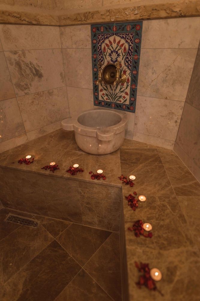 Solo Cave Suites Superior Room 18