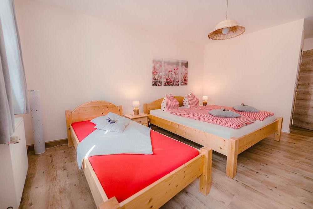 Pension zur Kurfürstin Triple Room, Ensuite 2