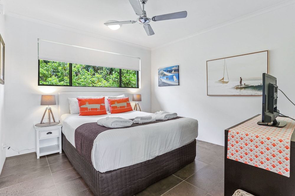 Noosa River Retreat Superior Apartment, 1 Bedroom, Non Smoking, Pool View 3