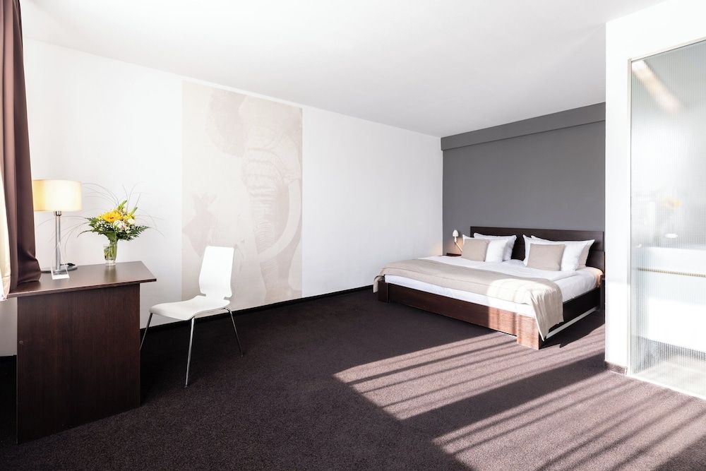 undefined Hotel Aviva 3