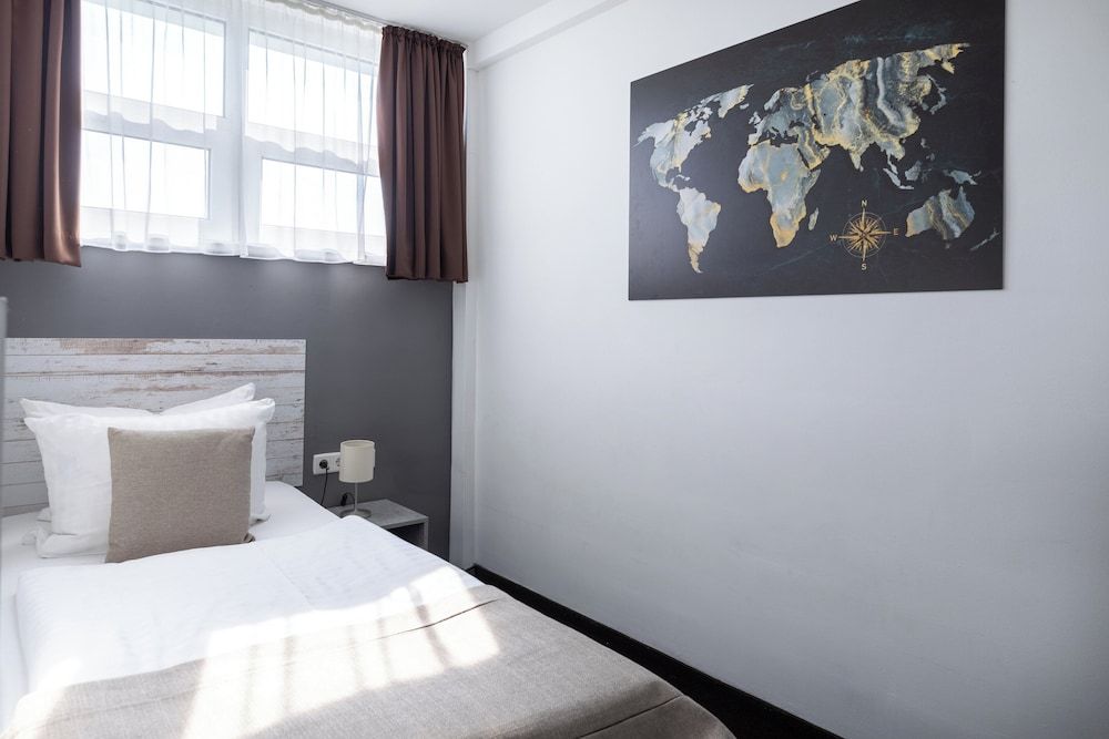 undefined Hotel Aviva 6