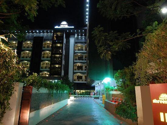 undefined Hotel Shreemaya 9