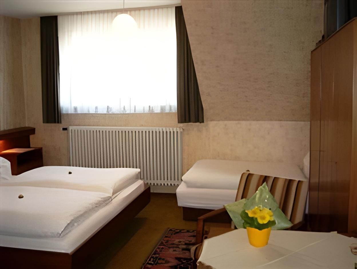 TripleRoom