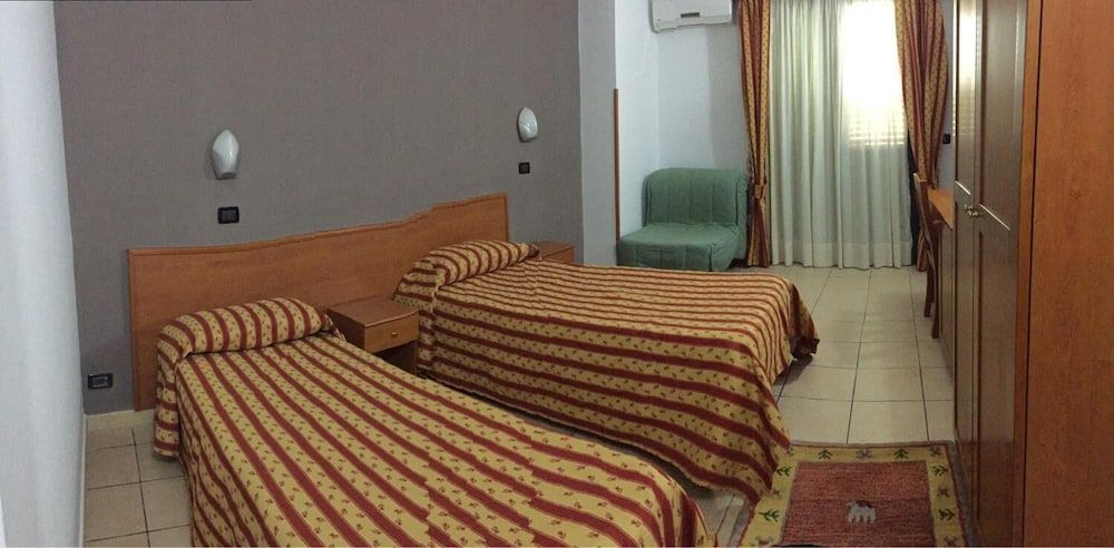 Basic Triple Room