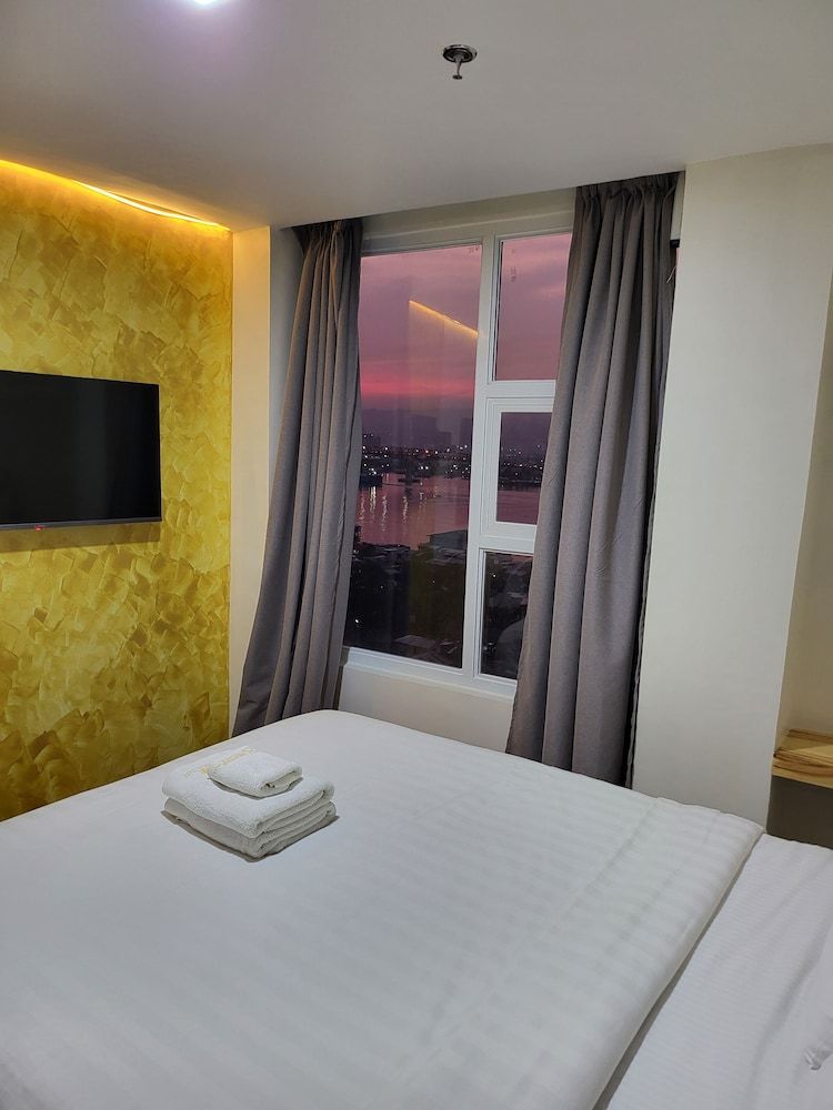 SEMPRE PREMIER INN MACTAN AIRPORT HOTEL Premier Double or Twin Room, High Floor City/Seaview with Free Airport Transfer 8