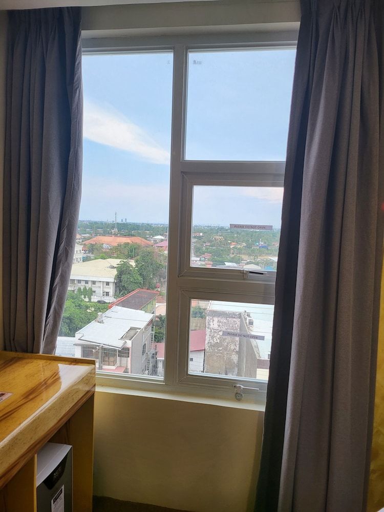 SEMPRE PREMIER INN MACTAN AIRPORT HOTEL Premier Queen, High Floor City/Seaview with Free Airport Transfer 19
