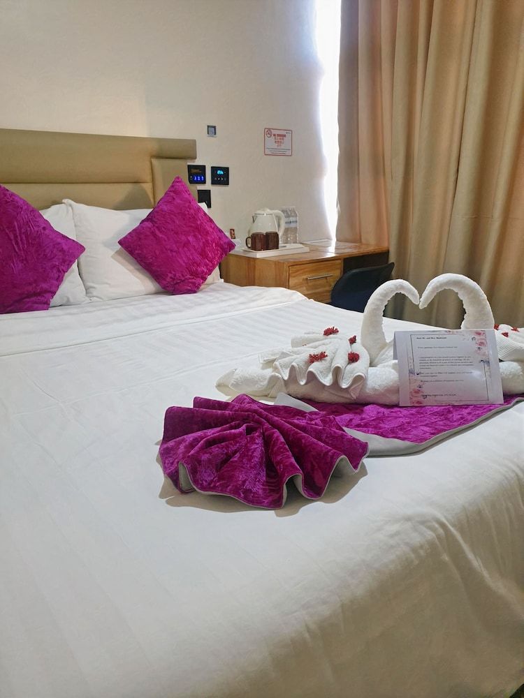 SEMPRE PREMIER INN MACTAN AIRPORT HOTEL Premier Queen, High Floor City/Seaview with Free Airport Transfer 11