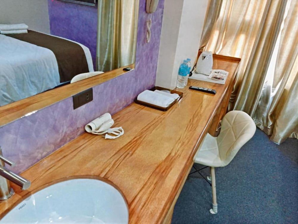 SEMPRE PREMIER INN MACTAN AIRPORT HOTEL Premier Queen, High Floor City/Seaview with Free Airport Transfer 31