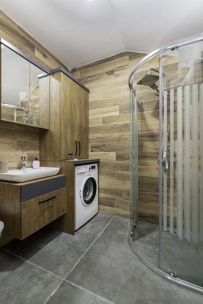 Cappa Suites Family Suite 8