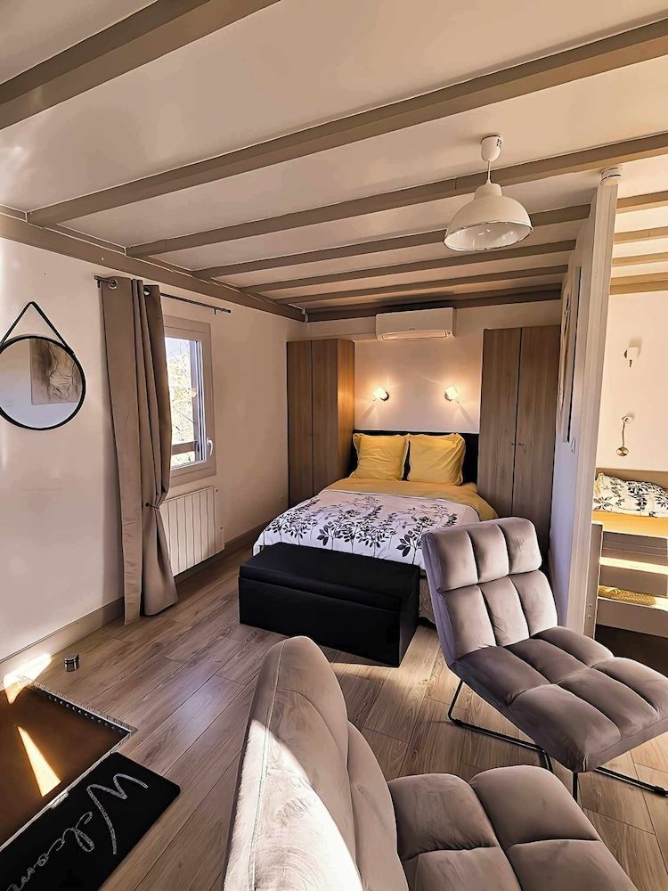 Comfort Studio, Multiple Beds, Kitchenette