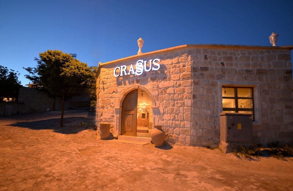 undefined Crassus Cave Hotel 7