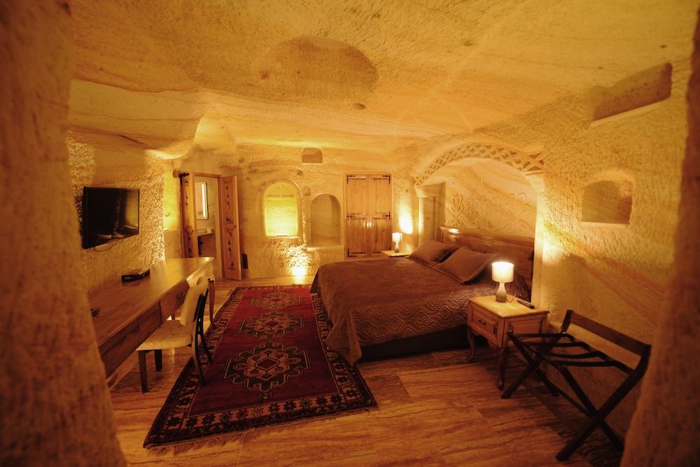 undefined Crassus Cave Hotel 3