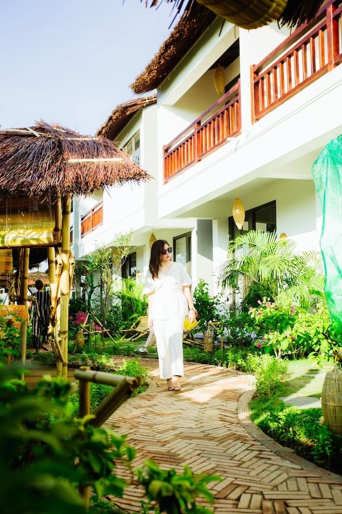 undefined Nan House 10