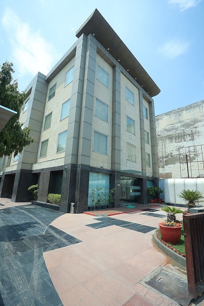 undefined Hotel Windsor Heights 3