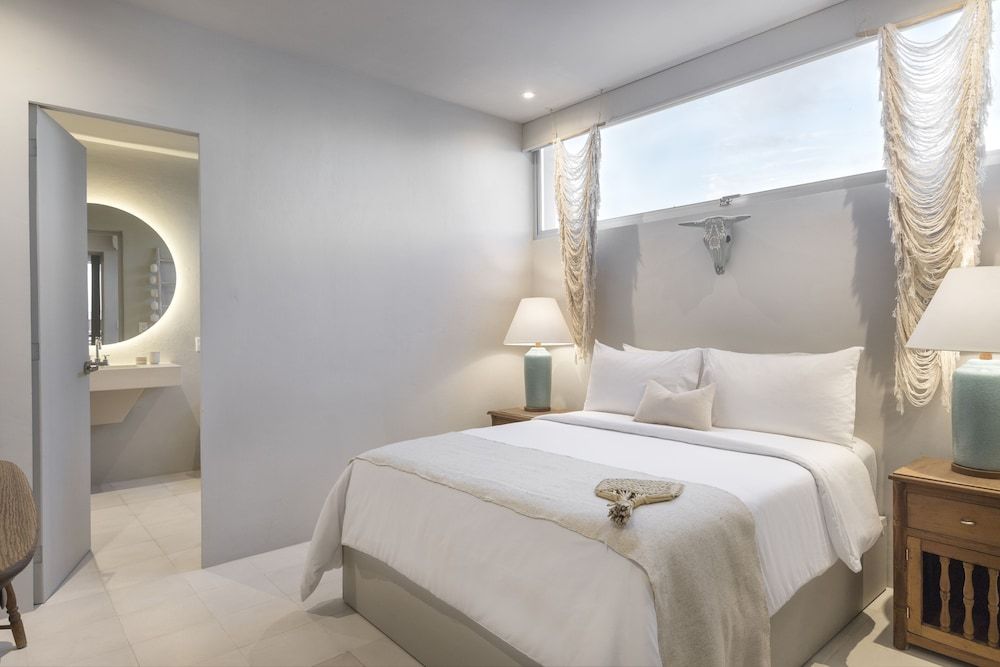 Standard Room, 1 Queen Bed