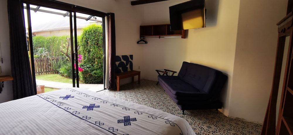 Hotel Ocho Barrios Junior Room, 1 King Bed 14