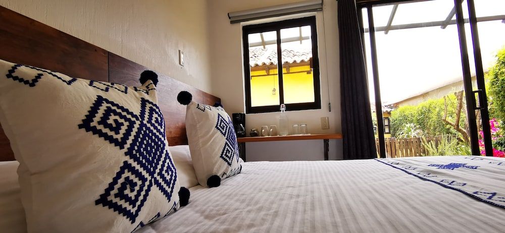 Hotel Ocho Barrios Junior Room, 1 King Bed 3