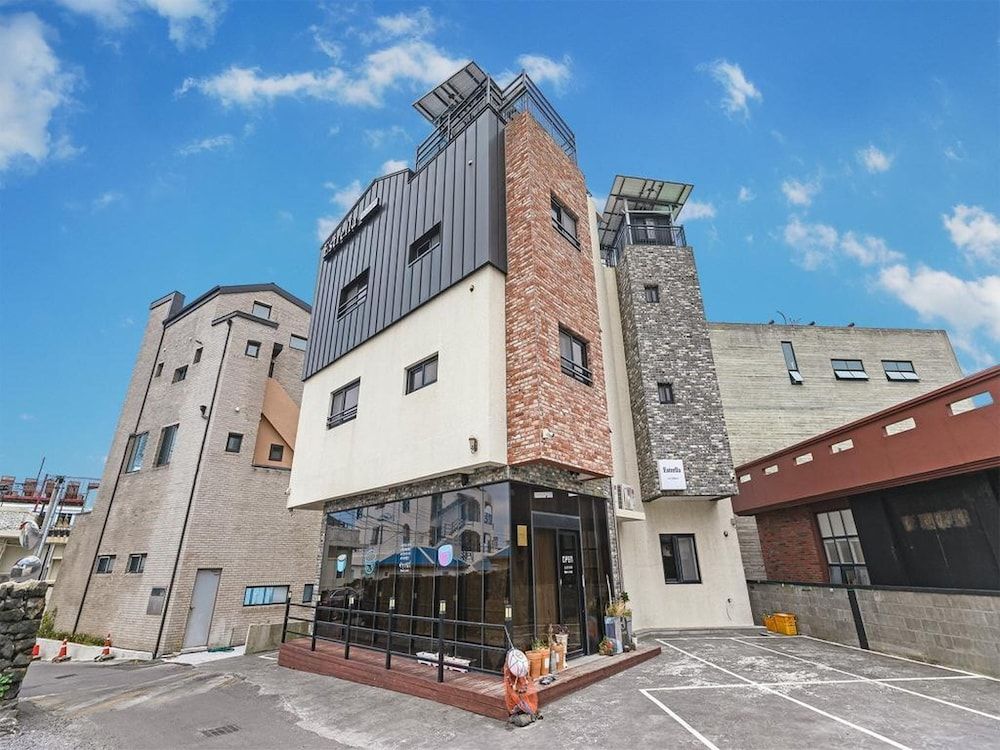 undefined Jeju Eseutteuleya Pension 5