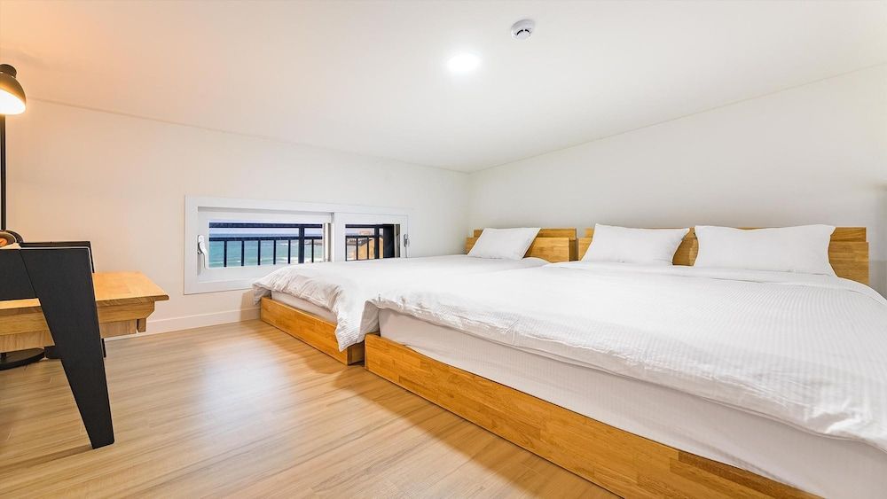 undefined Jeju Eseutteuleya Pension 9