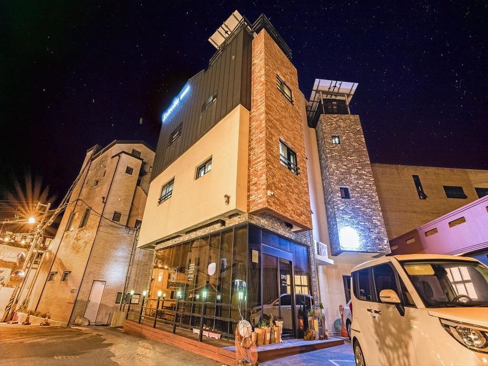 undefined Jeju Eseutteuleya Pension 7