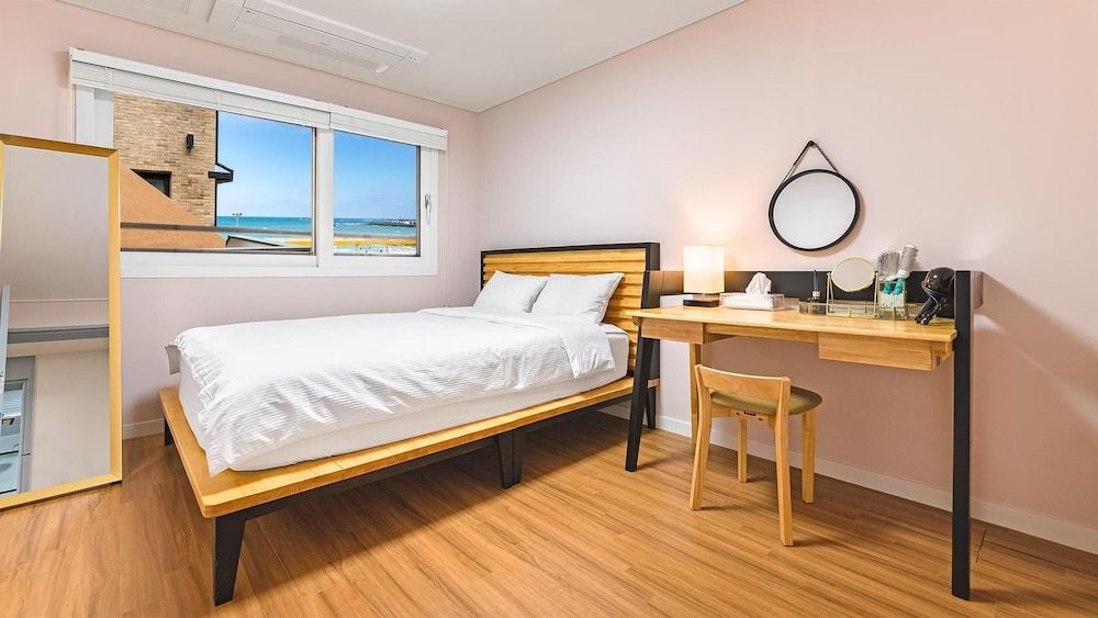 undefined Jeju Eseutteuleya Pension 3