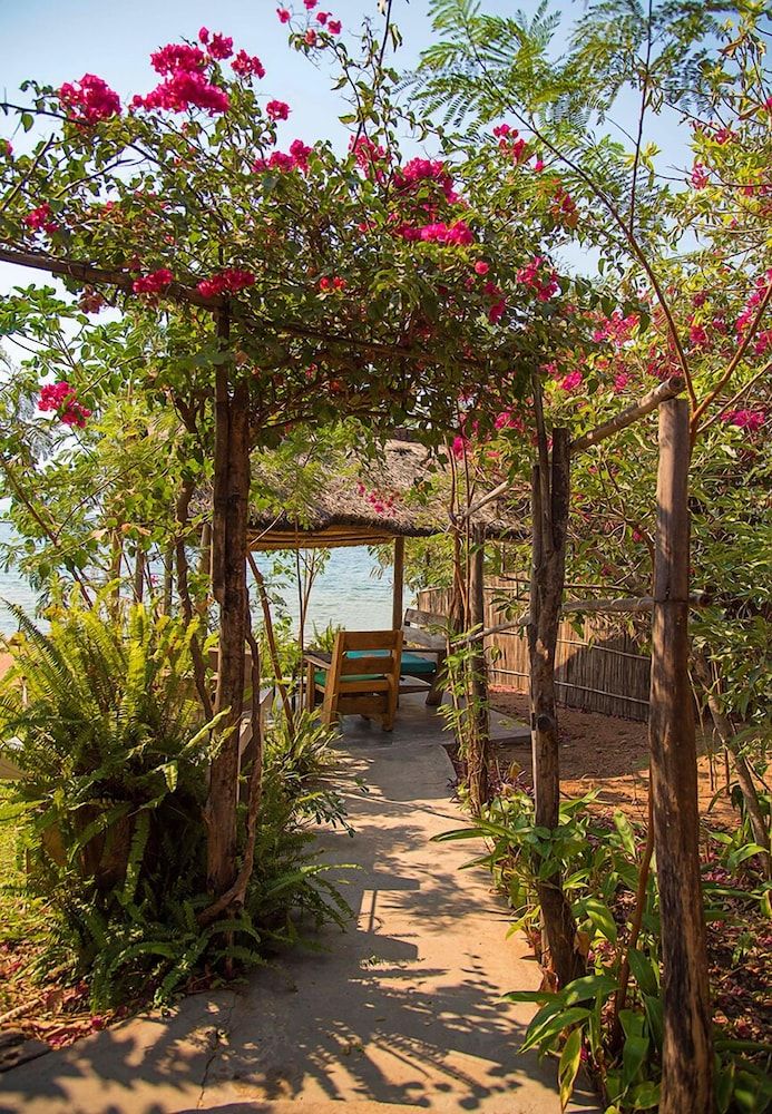 Mgoza Lodge Comfort Cottage, 2 Bedrooms, Kitchen, Lake View 10