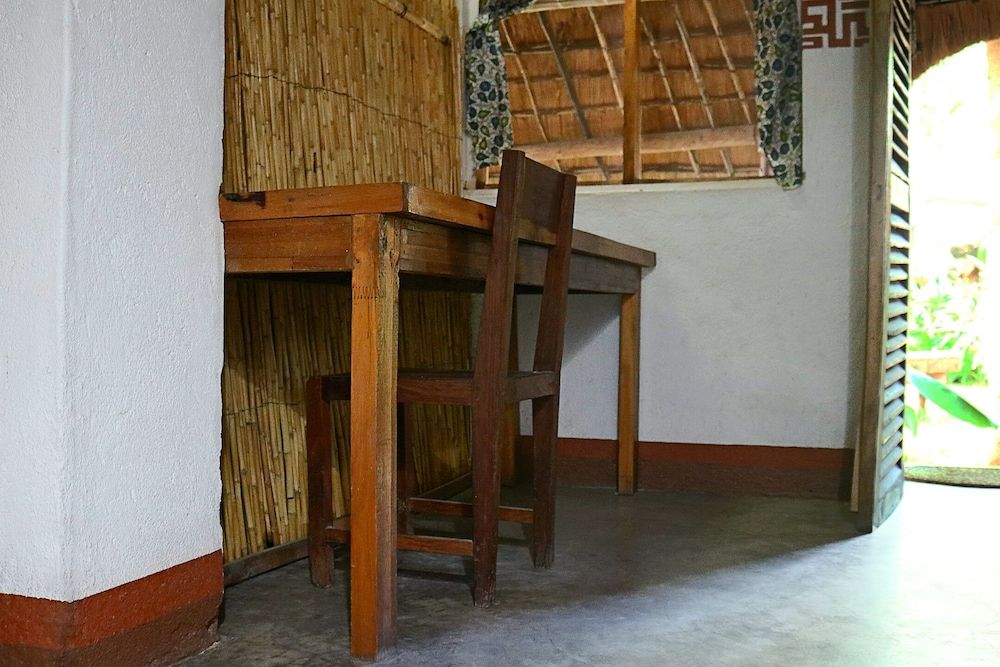 Mgoza Lodge Deluxe Double Room, Lake View 4