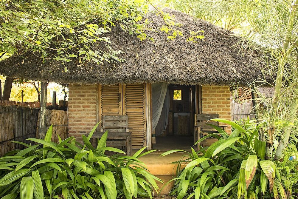 Mgoza Lodge Deluxe Double Room, Lake View 12